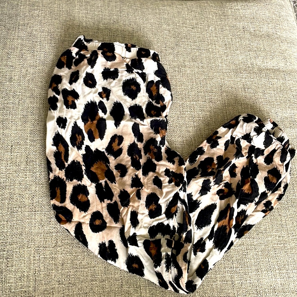 Justice size 7 kids leopard print pants.
